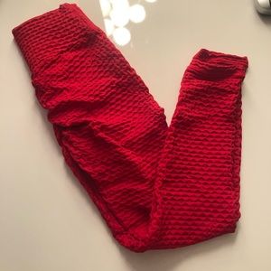 Red Textured Ruched Leggings